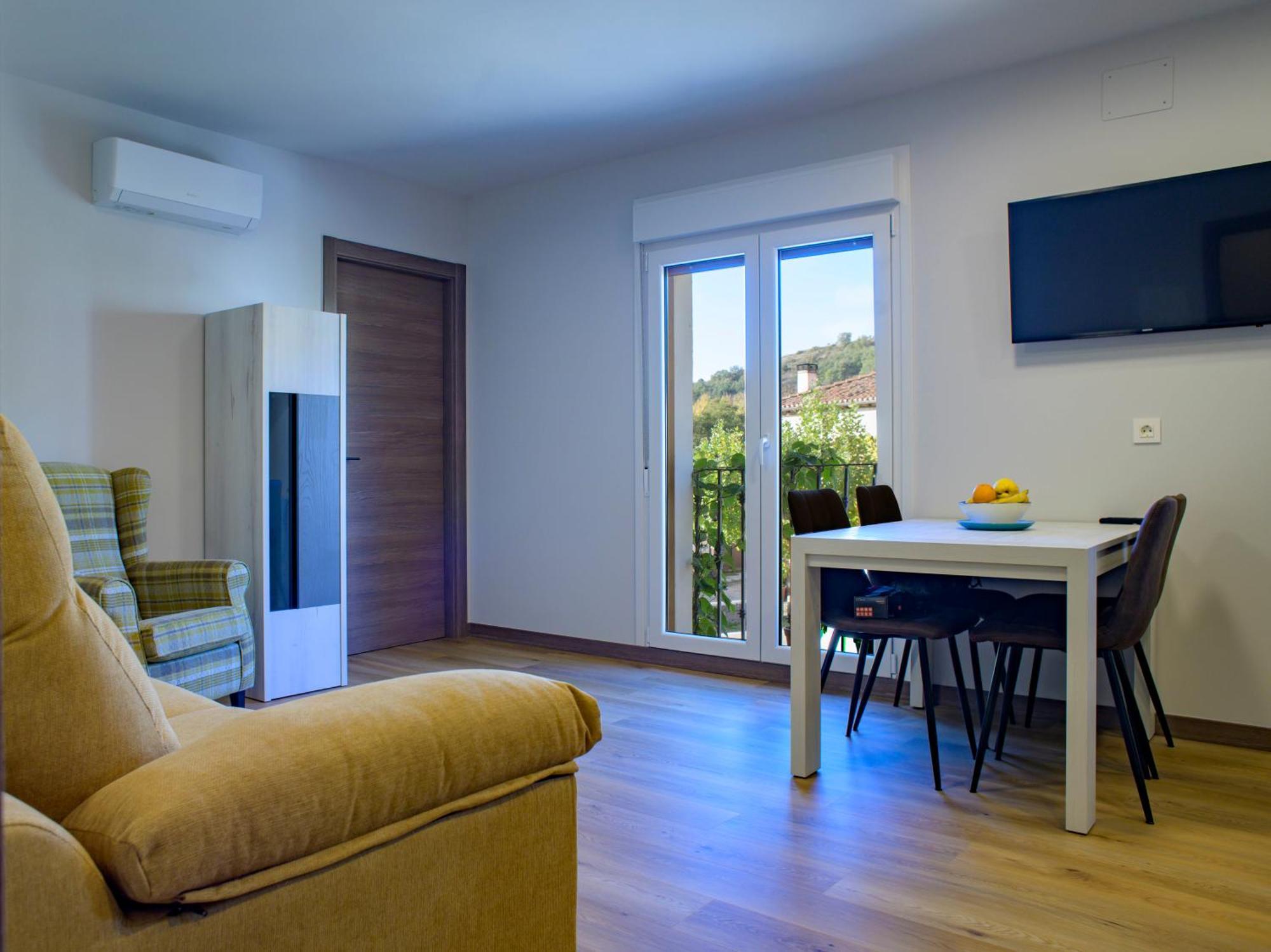Apartamentos El Puente Коварубиас Екстериор снимка